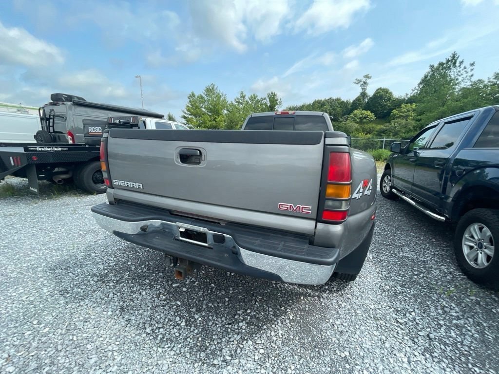 Used 2007 GMC Sierra 3500 SLT w/ Heavy-Duty Power Package AWD/4WD image 12
