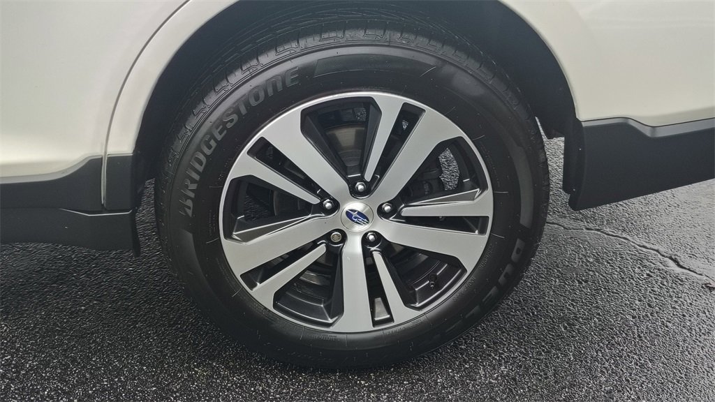 Used 2018 Subaru Outback 3.6R Limited image 32