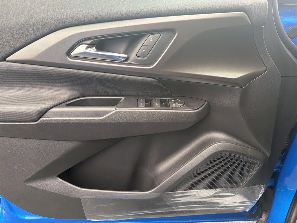 New 2026 Chevrolet Equinox EV LT image 16