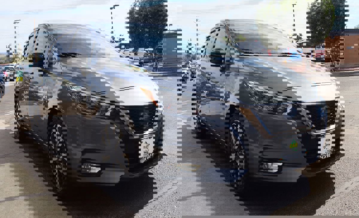 Used 2020 Nissan Versa SR w/ Electronics Package image 18