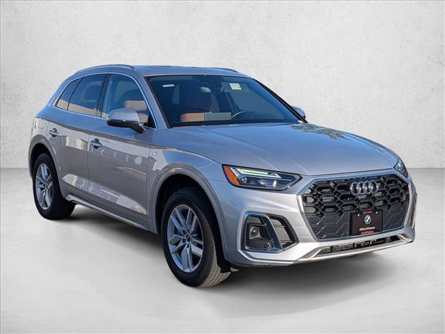 Used 2022 Audi Q5 2.0T Premium w/ Convenience Package AWD/4WD image 3