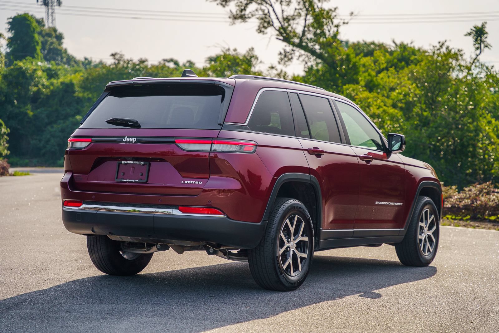 Used 2024 Jeep Grand Cherokee Limited RWD image 7