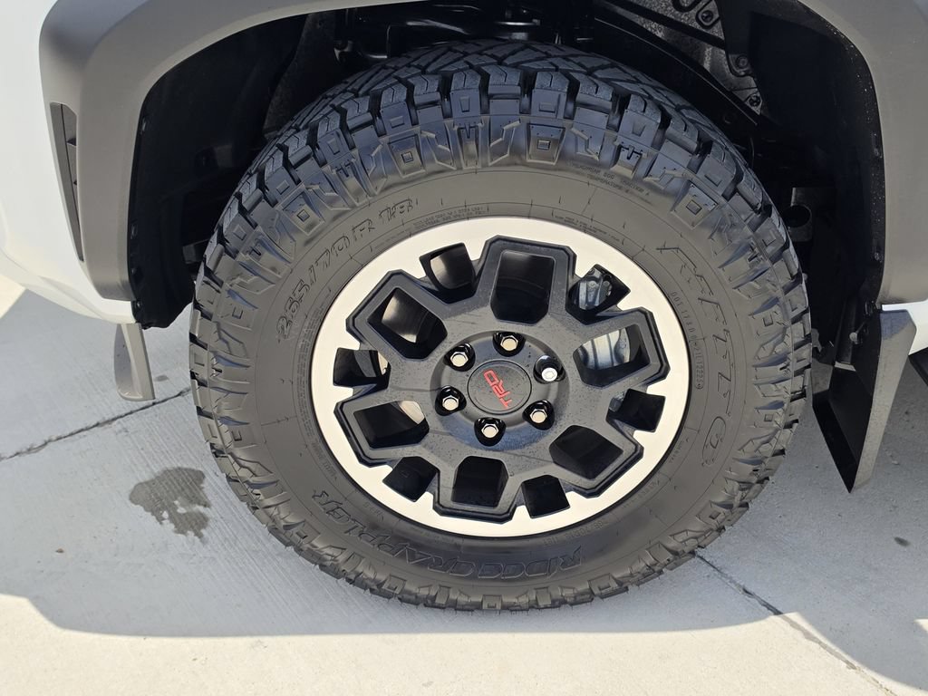 Used 2025 Toyota 4Runner TRD Off-Road Premium AWD/4WD image 34