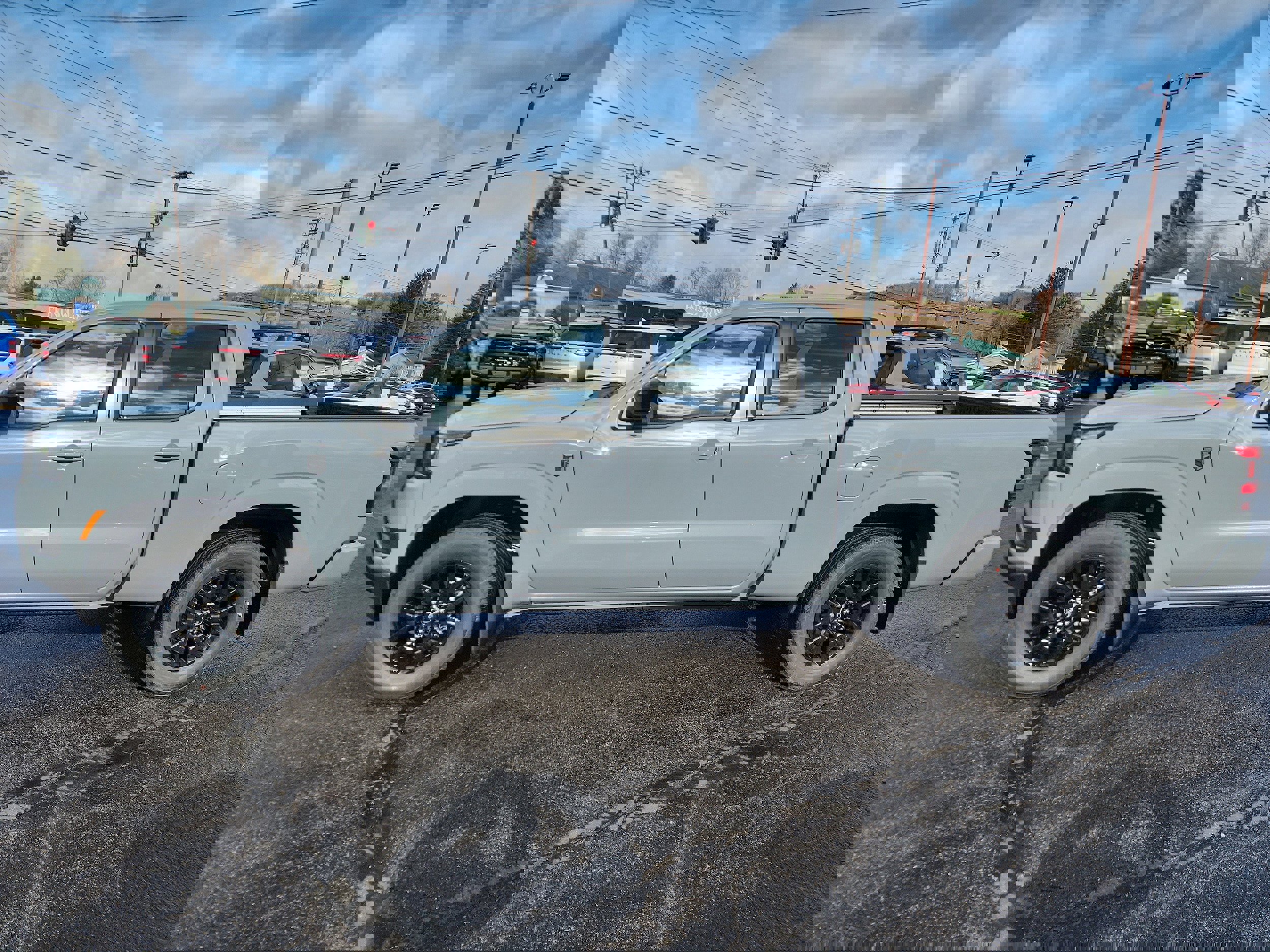 New 2026 Nissan Frontier SV image 5