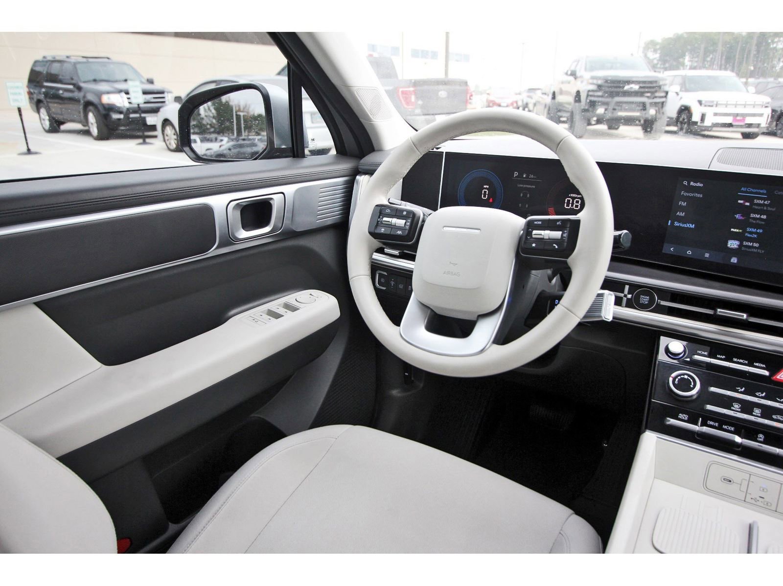 Used 2025 Hyundai Santa Fe SE image 12