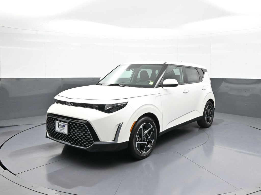 Used 2023 Kia Soul EX FWD image 1