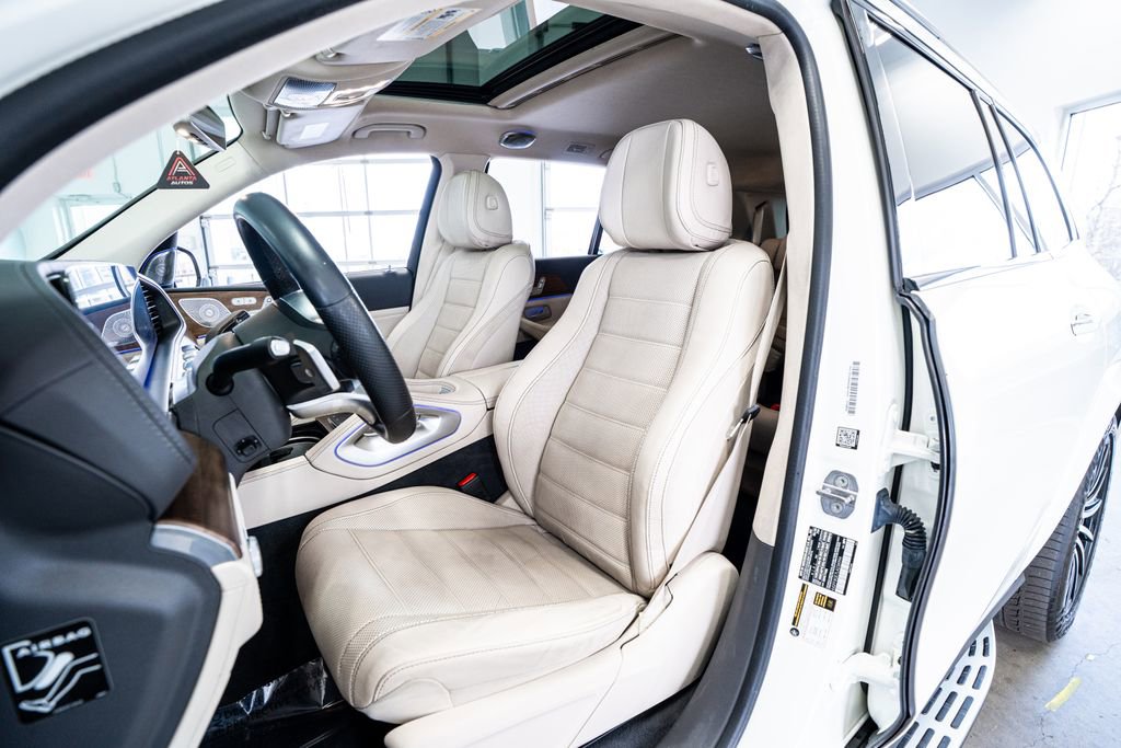 Used 2020 Mercedes-Benz GLS 580 4MATIC w/ E-Active Body Control Package image 37