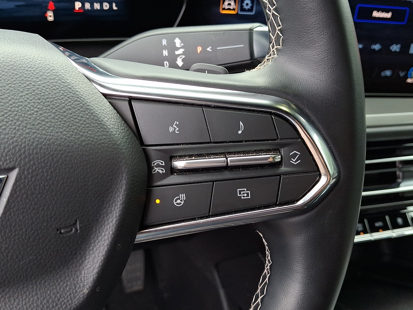 Used 2026 Chevrolet Traverse LT w/ Driver Confidence Package FWD image 24