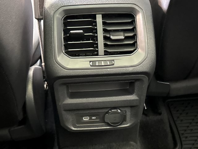 Used 2023 Volkswagen Tiguan SE R-Line AWD/4WD image 23
