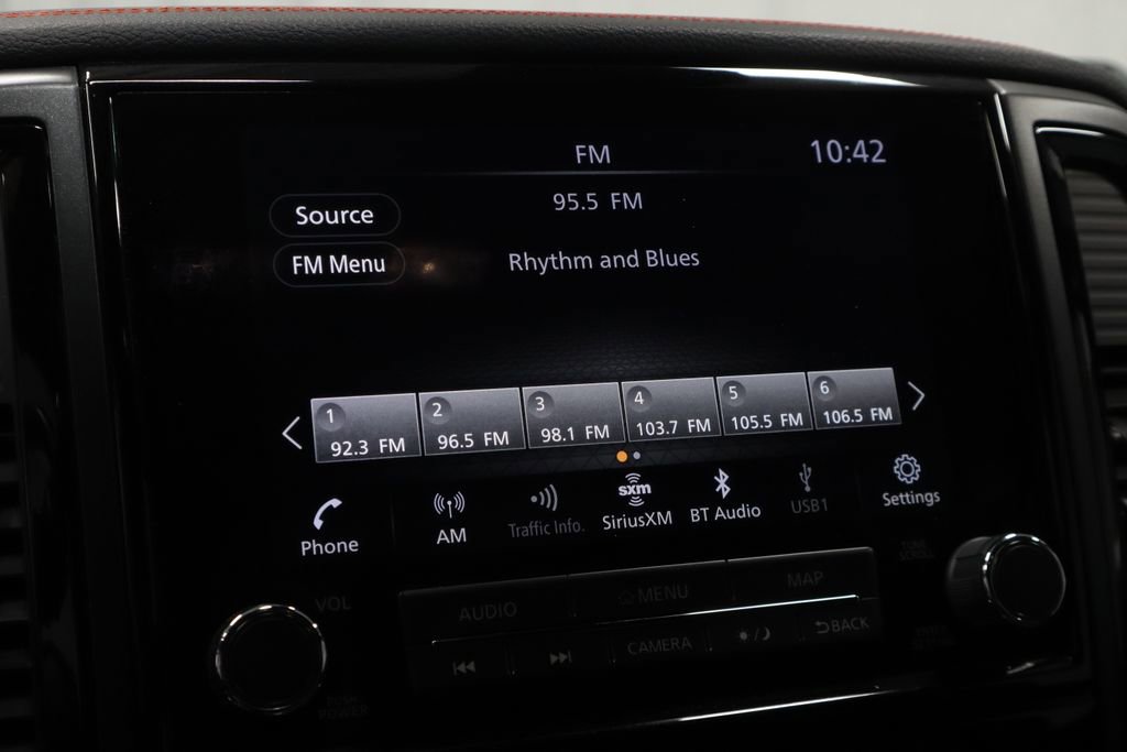 Used 2023 Nissan Titan PRO-4X w/ Pro-4x Convenience Package image 3