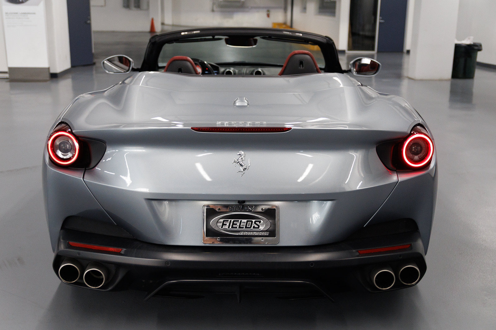 Used 2019 Ferrari Portofino RWD image 12