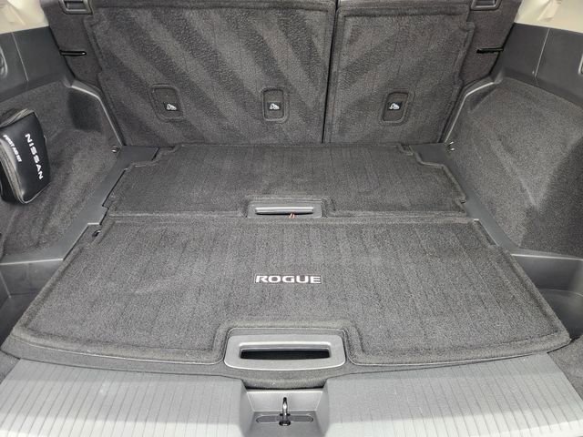 Certified 2022 Nissan Rogue Platinum w/ Head-Up Display Package image 26