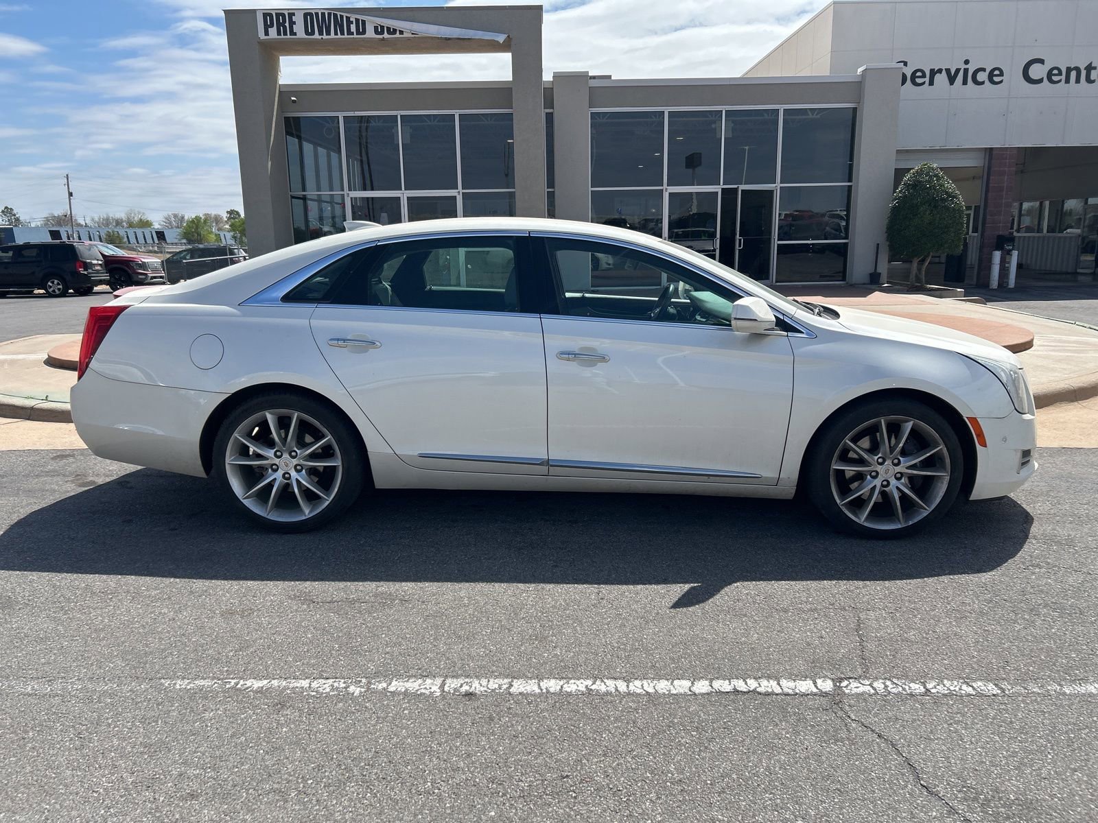 Used 2015 Cadillac XTS Premium image 4