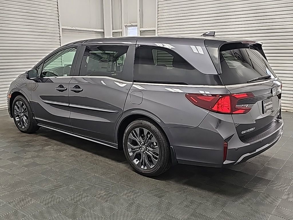 New 2026 Honda Odyssey Touring image 5