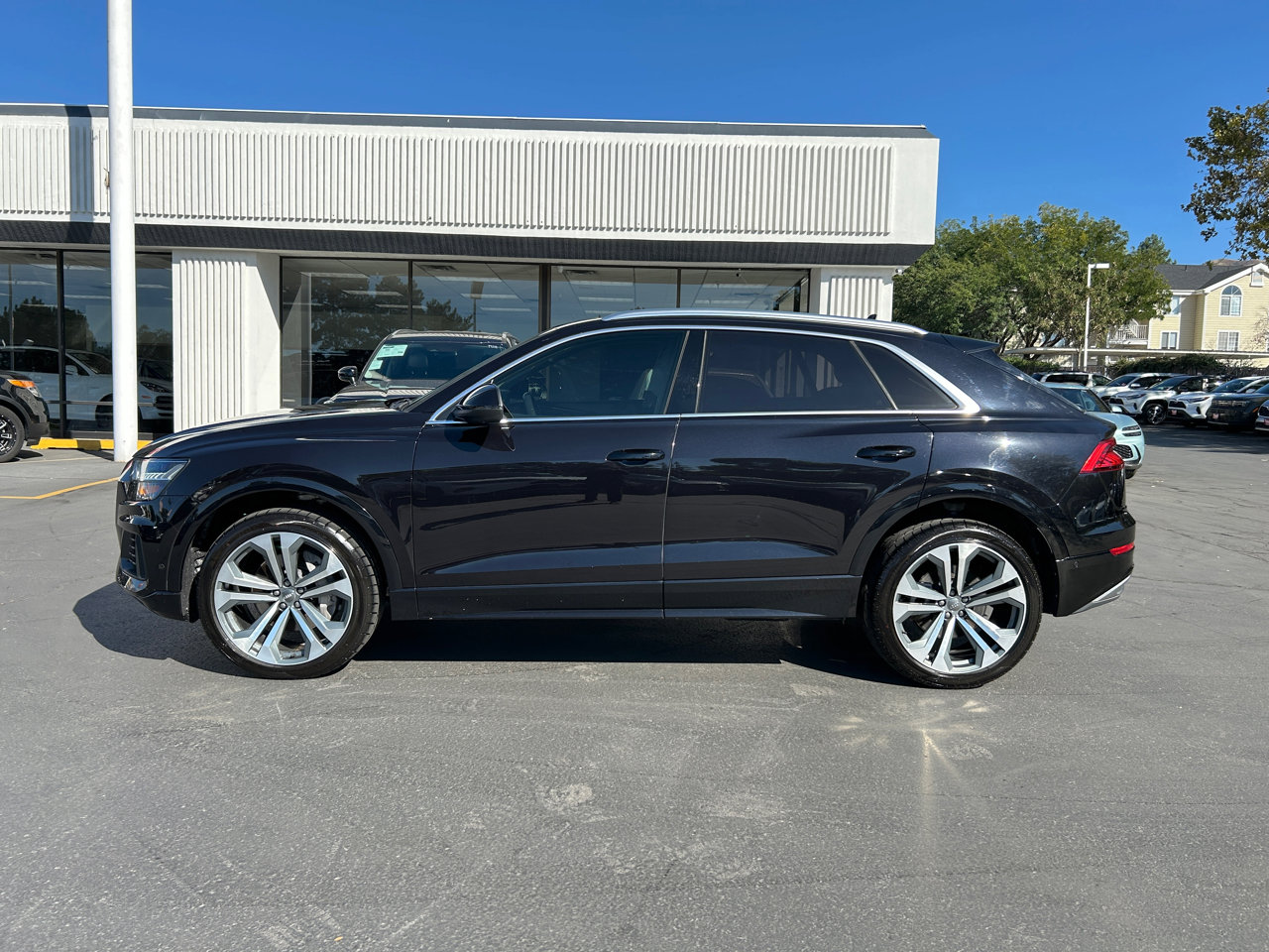 Used 2019 Audi Q8 Prestige w/ Luxury Package image 19