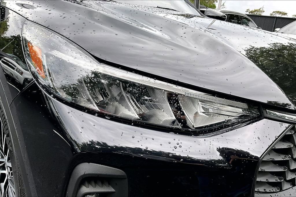 Used 2025 Ford Escape SE FWD image 29