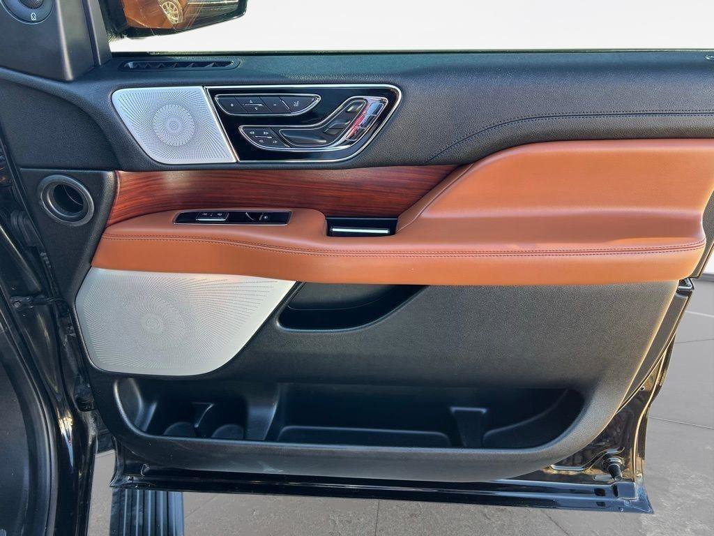 Used 2021 Lincoln Navigator L Reserve w/ Luxury Package image 30