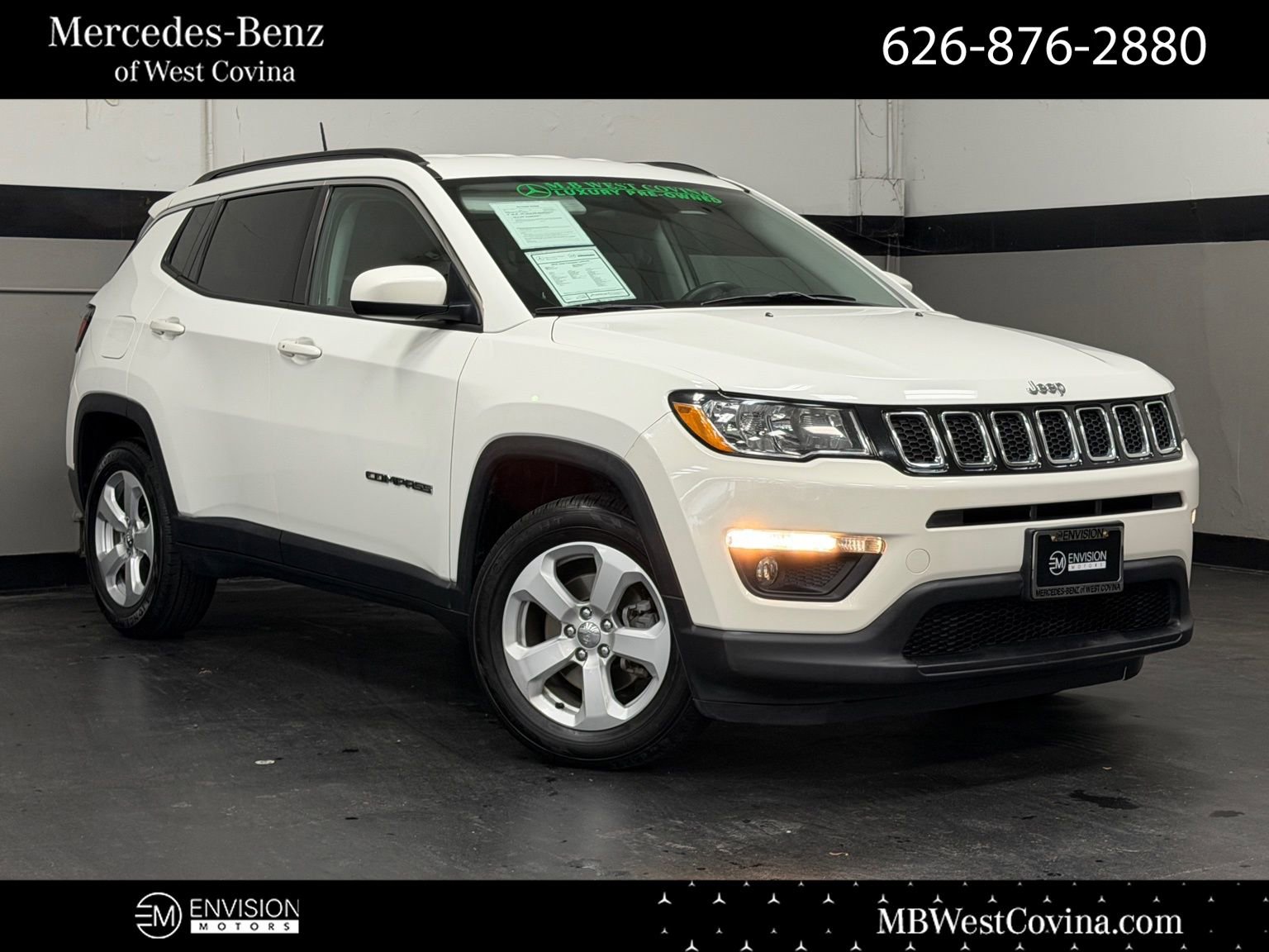 Used 2018 Jeep Compass Latitude image 1