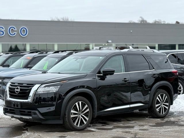 Used 2023 Nissan Pathfinder Platinum w/ Cargo Package image 36