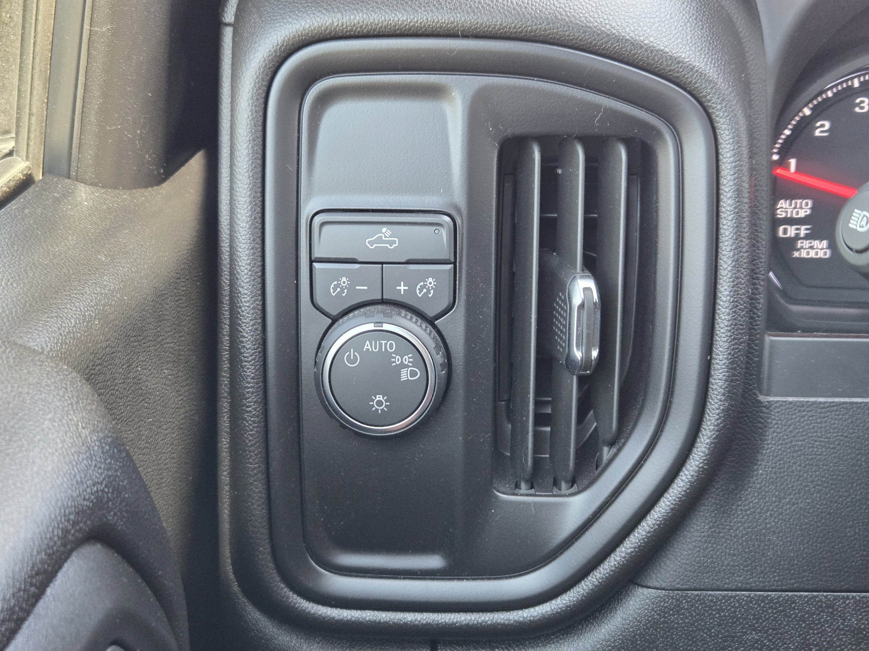 Used 2026 Chevrolet Silverado 1500 W/T w/ WT Value Package RWD image 18