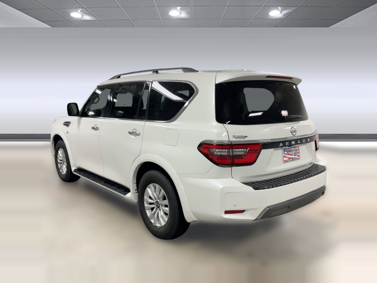 Used 2021 Nissan Armada SV image 2