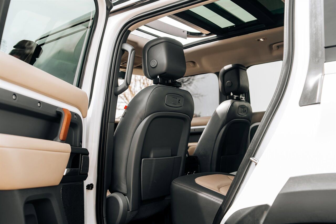 Used 2022 Land Rover Defender 110 X-Dynamic HSE image 36