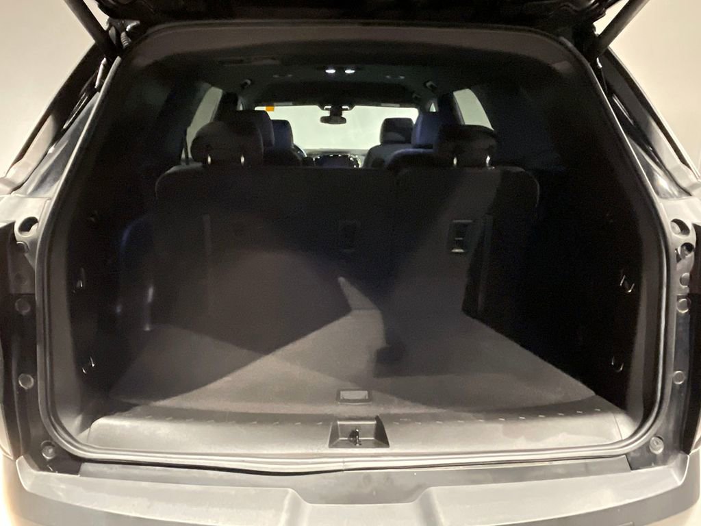 Used 2023 Chevrolet Traverse LT image 5