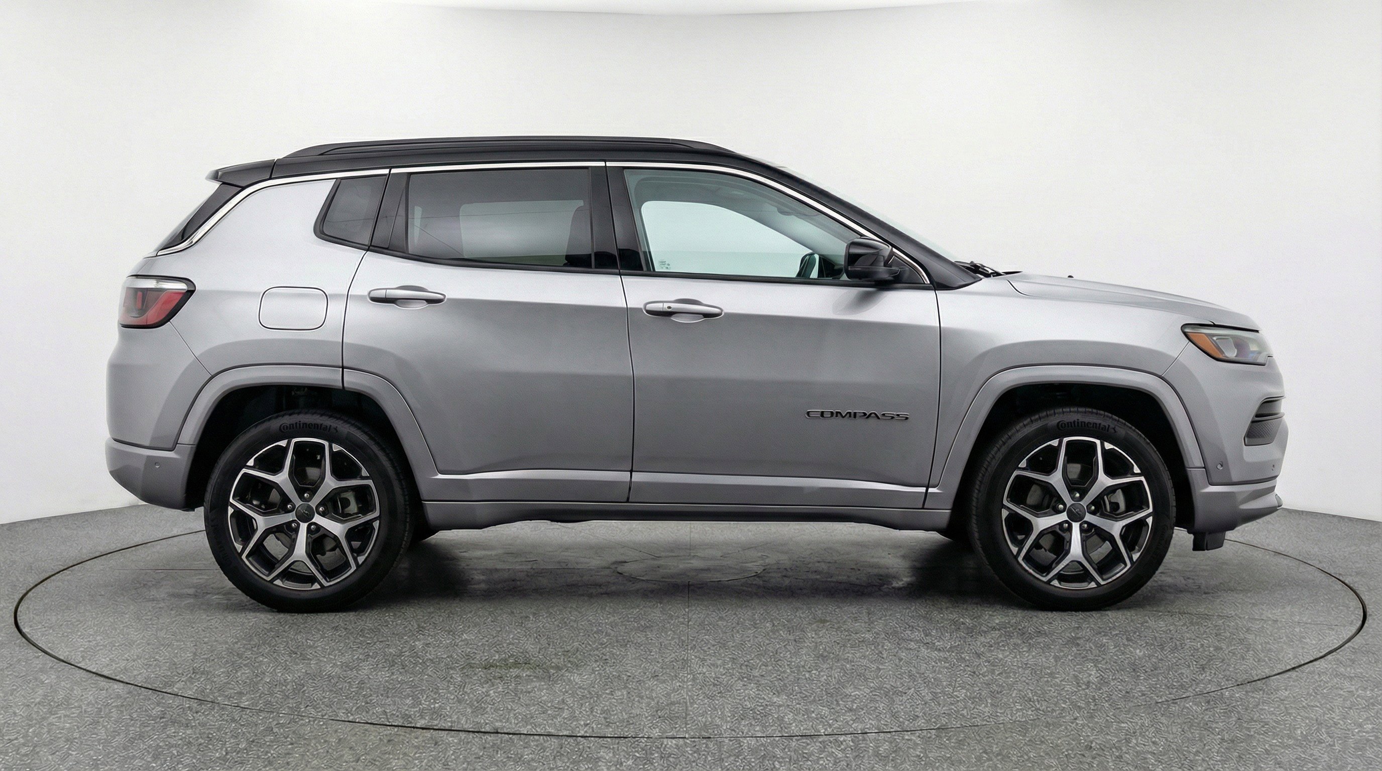 Used 2025 Jeep Compass Limited AWD/4WD image 11