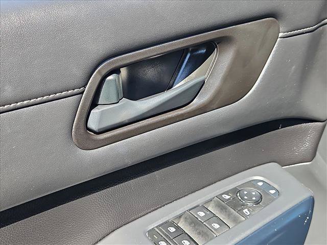 Certified 2025 Nissan Pathfinder S FWD image 10
