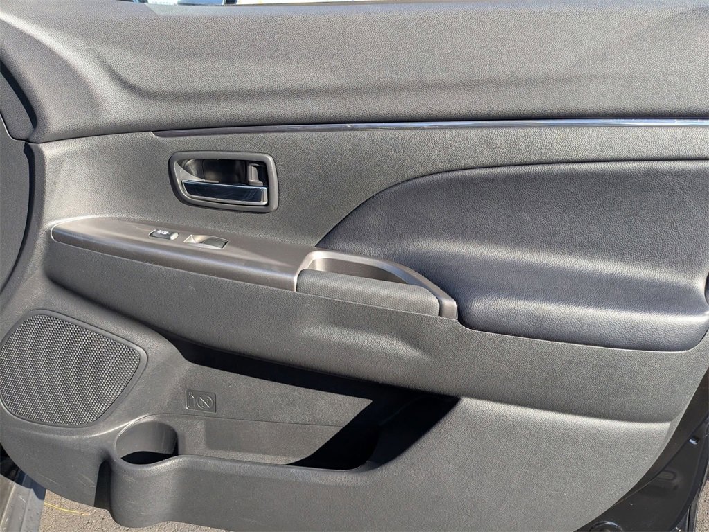 Used 2025 Mitsubishi Outlander Sport SE image 36
