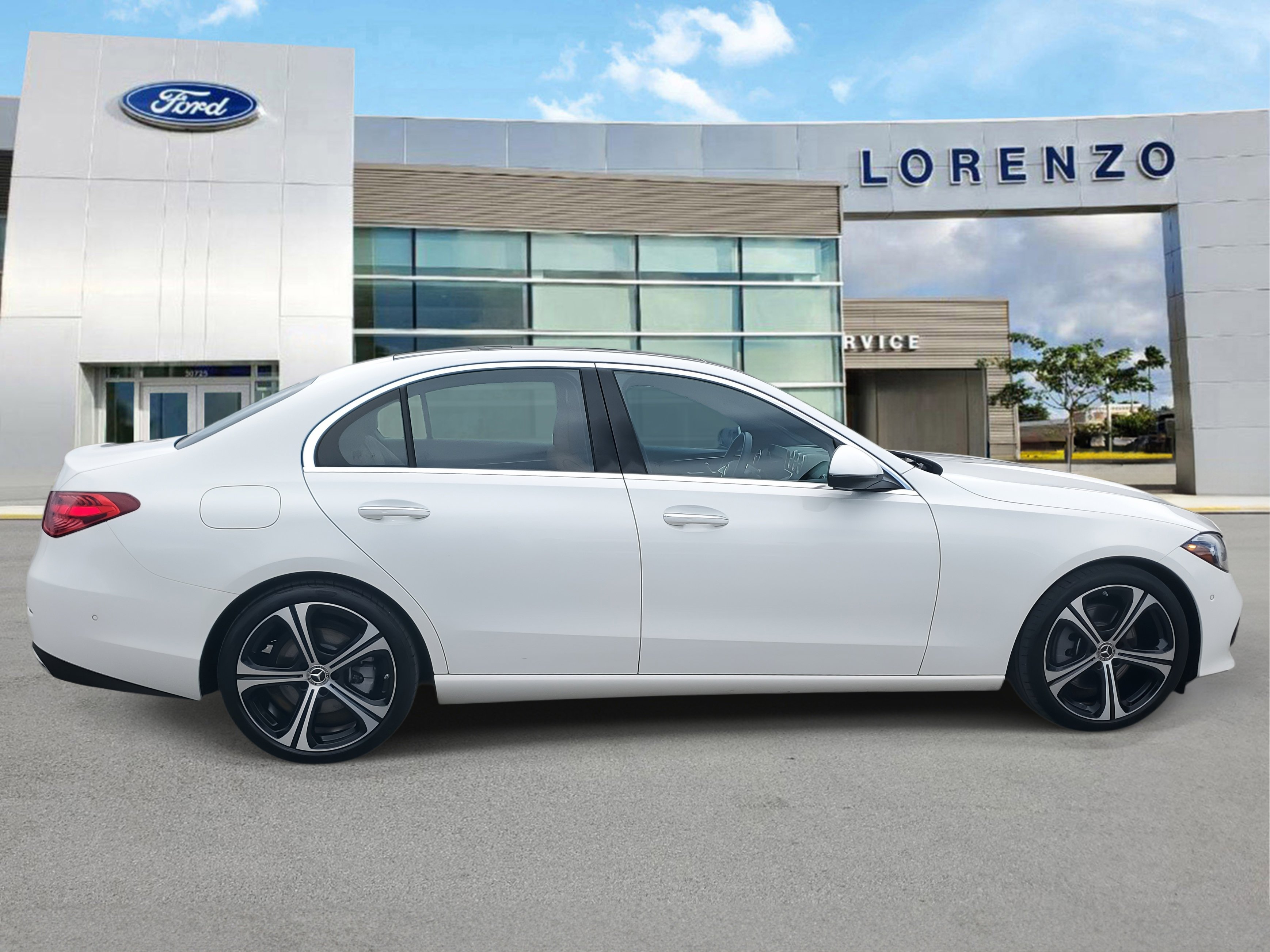Used 2025 Mercedes-Benz C 300 Sedan image 4