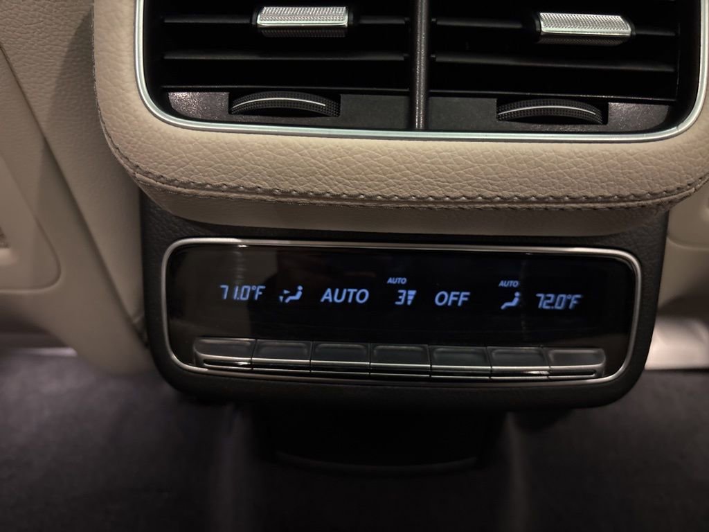 Used 2022 Mercedes-Benz GLS 450 4MATIC image 25