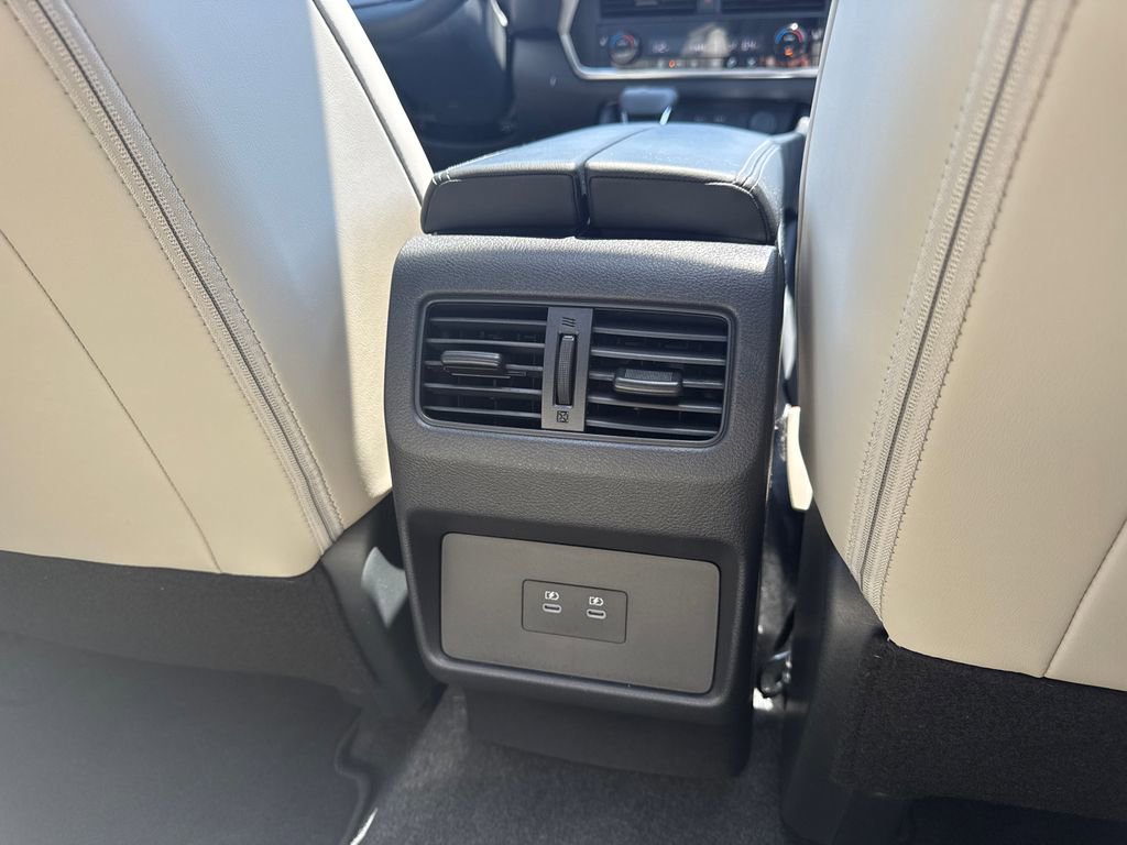 Used 2026 Nissan Rogue Dark Armor FWD image 19