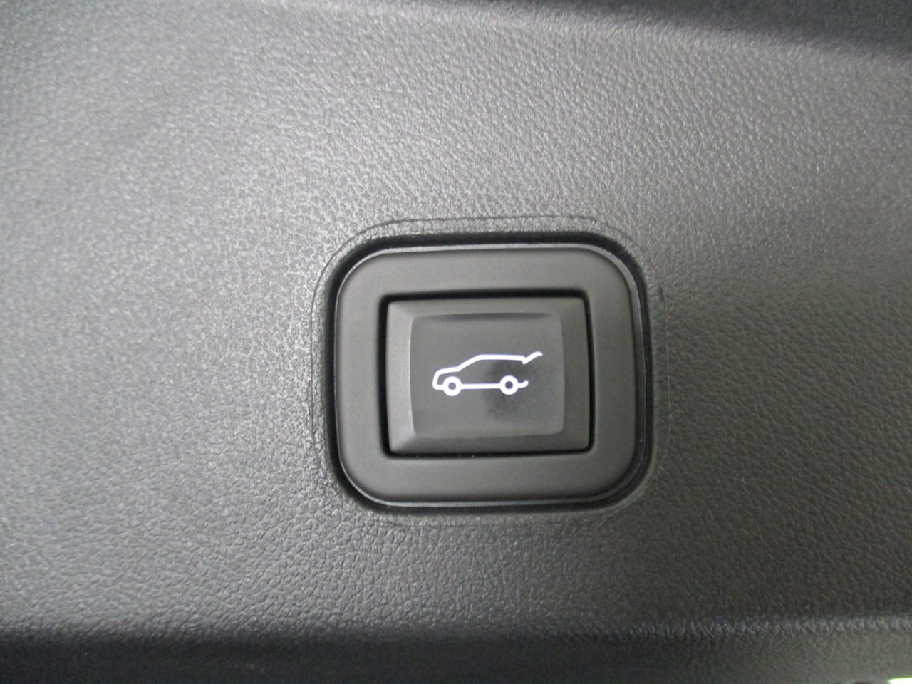 Used 2024 Cadillac Lyriq Sport image 14