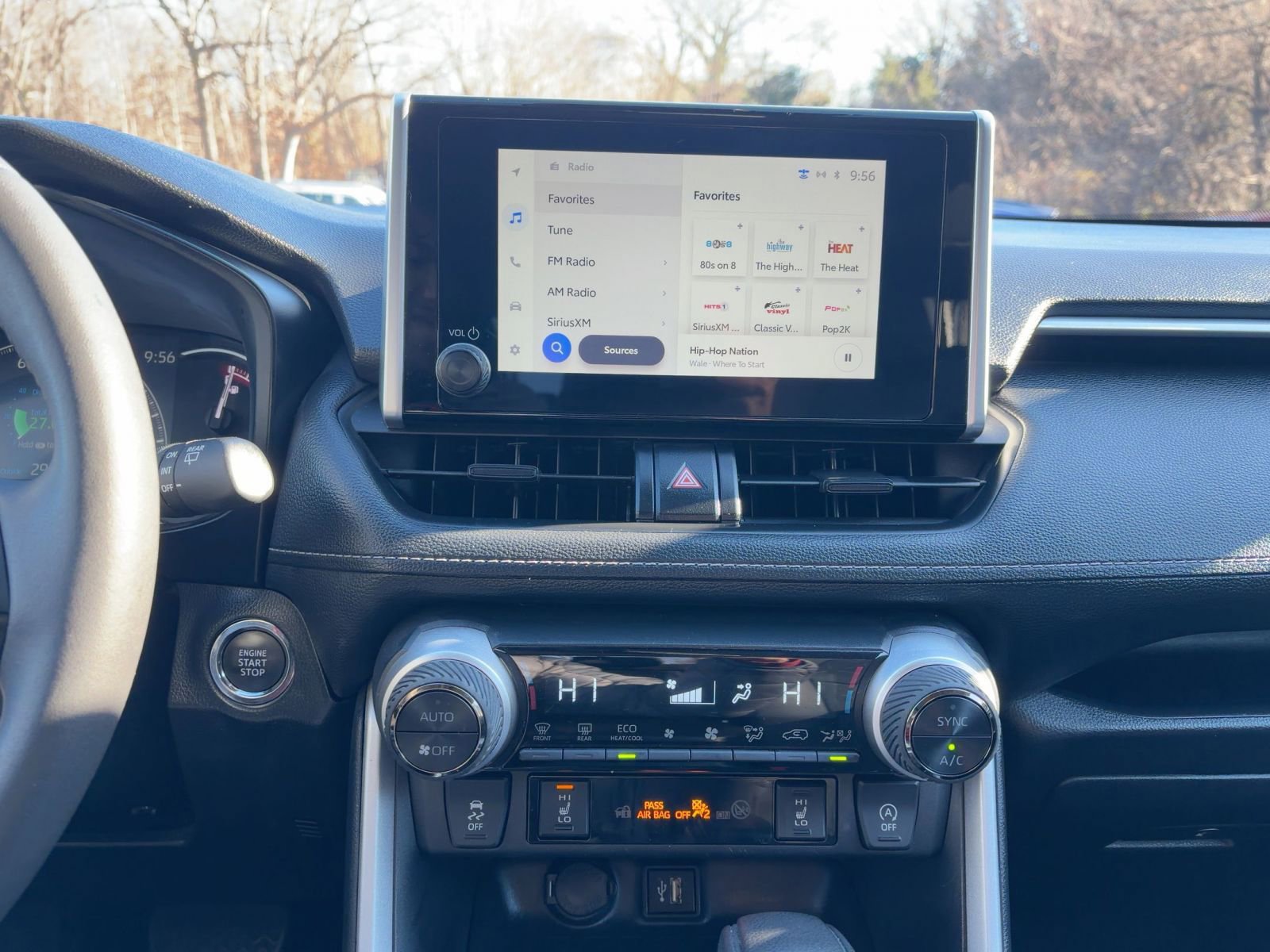 Used 2025 Toyota RAV4 XLE image 30