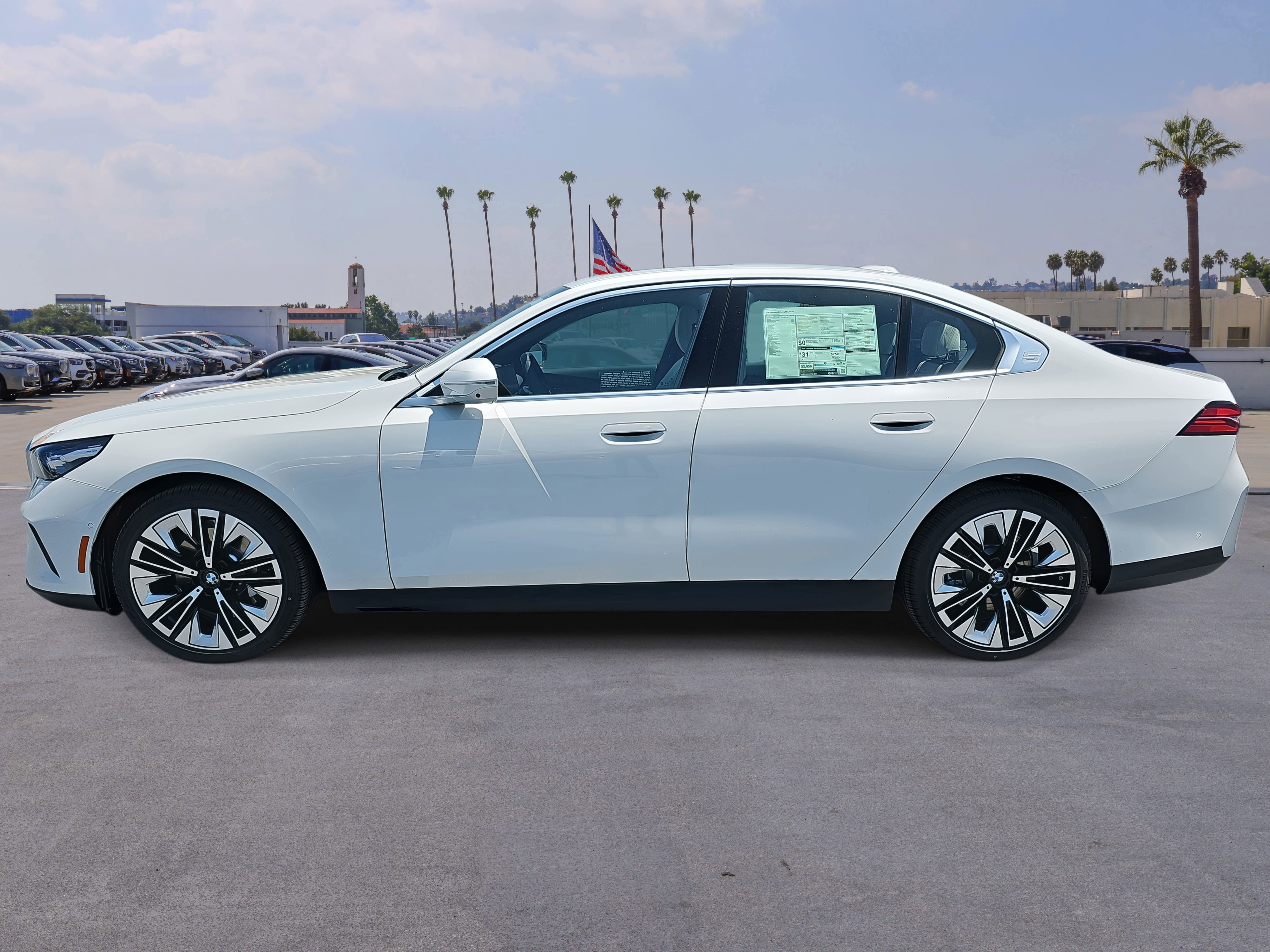 Used 2025 BMW 530i w/ Premium Package RWD image 8