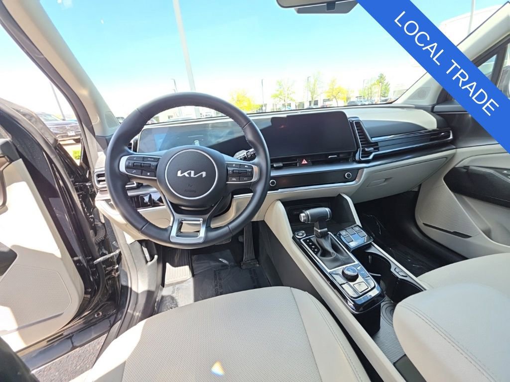 Used 2025 Kia Sportage EX image 12