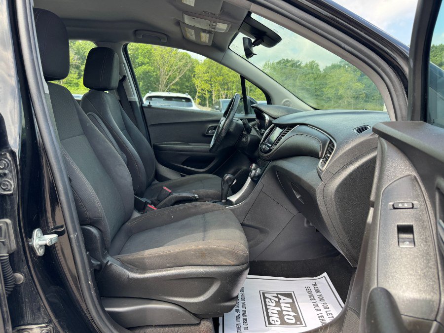 Used 2020 Chevrolet Trax LS FWD image 19
