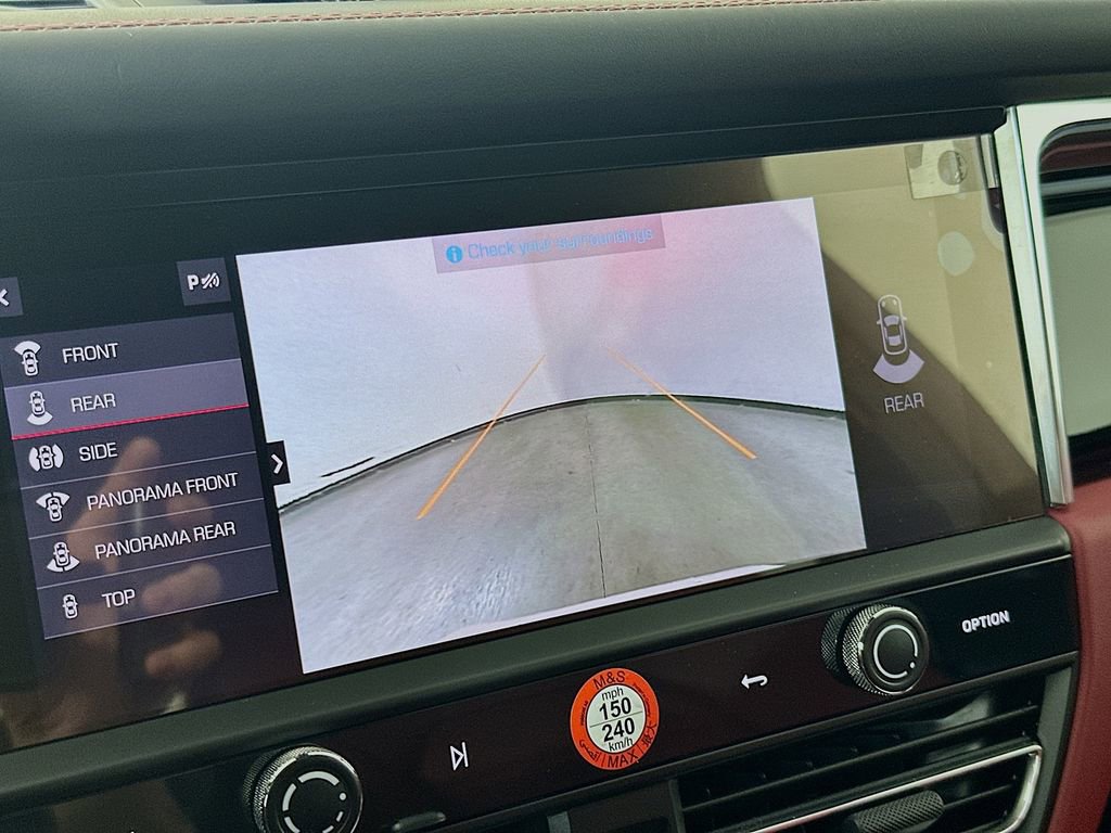 Certified 2025 Porsche Macan image 17