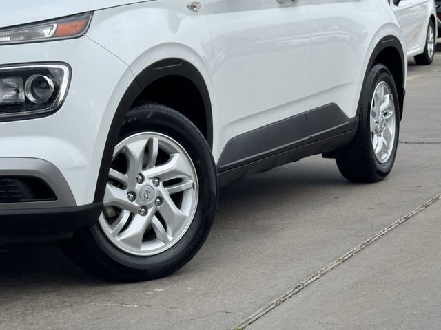Used 2024 Hyundai Venue SE FWD image 11