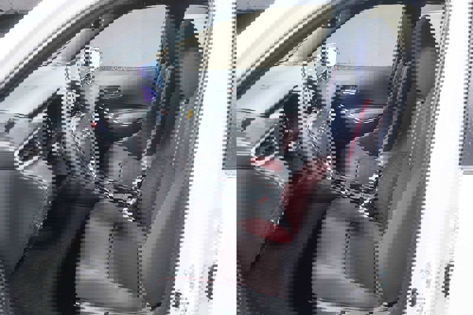 New 2025 Toyota Corolla SE image 18