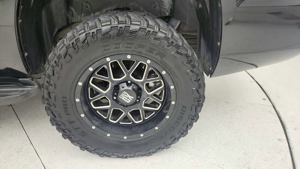 Used 2013 Chevrolet Tahoe LT RWD image 24