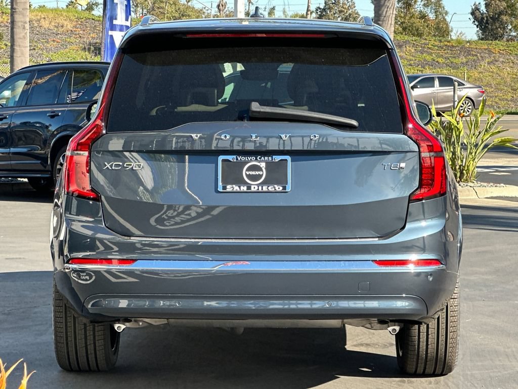 New 2026 Volvo XC90 T8 Plus w/ Protection Package Premier AWD/4WD image 4