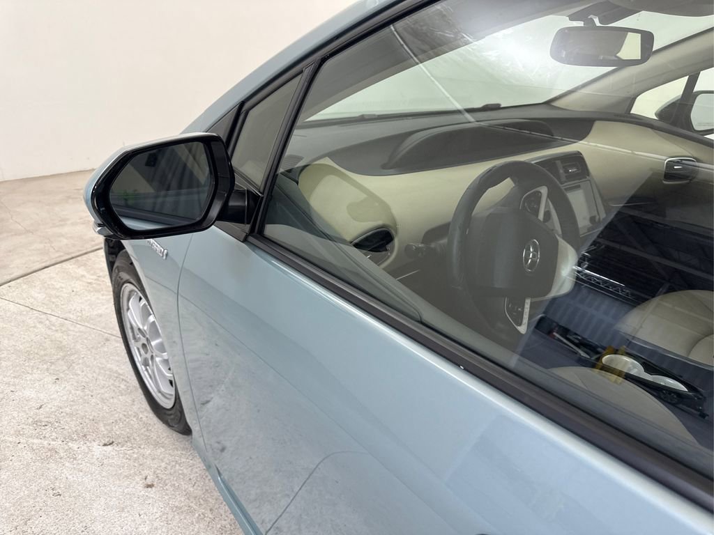 Used 2016 Toyota Prius Four image 17