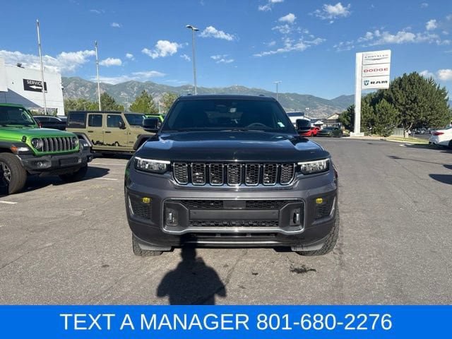 Used 2023 Jeep Grand Cherokee Overland w/ Luxury Tech Group IV AWD/4WD image 4