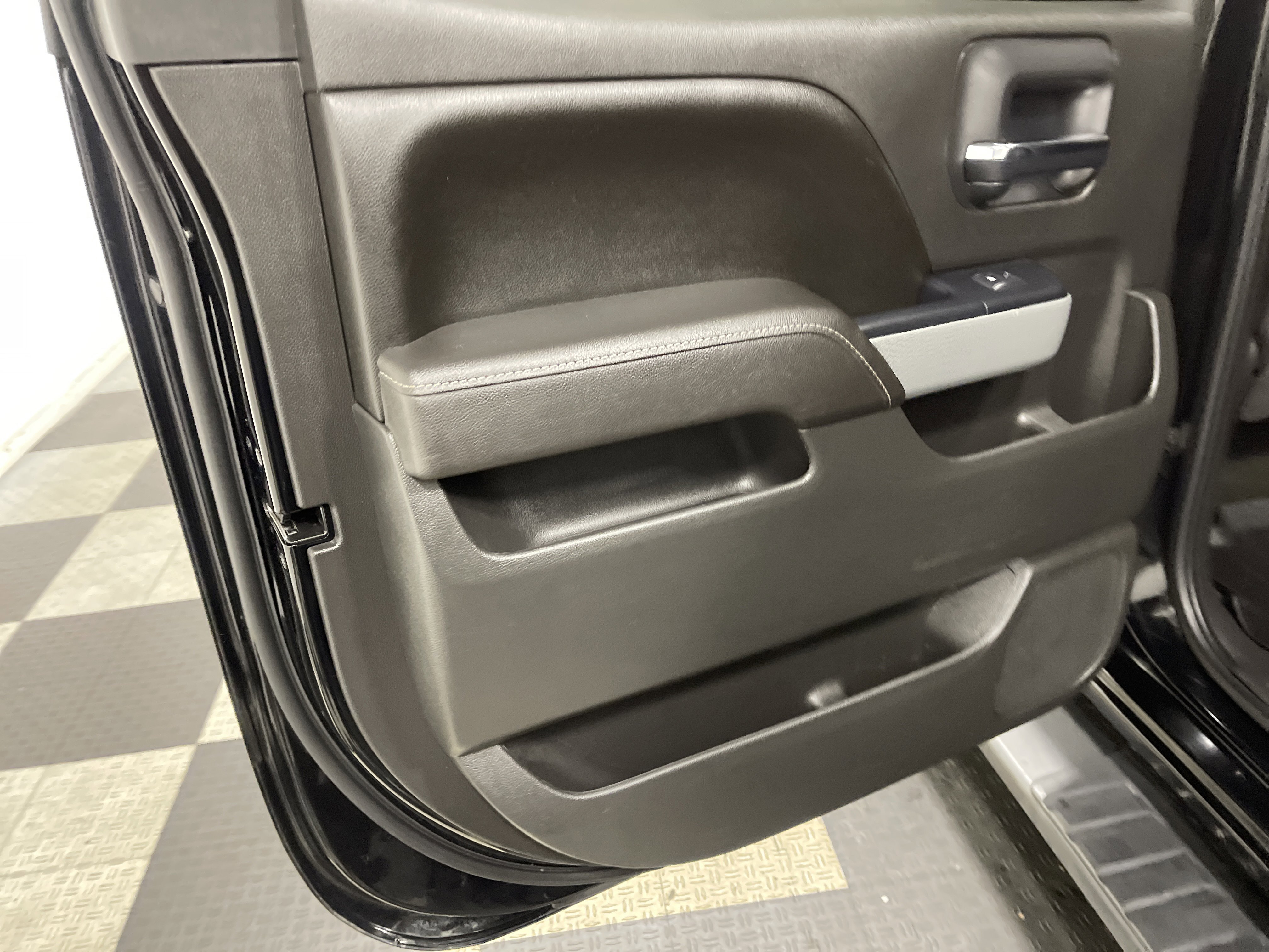 Used 2017 Chevrolet Silverado 1500 LTZ Z71 w/ LTZ Plus Package image 15