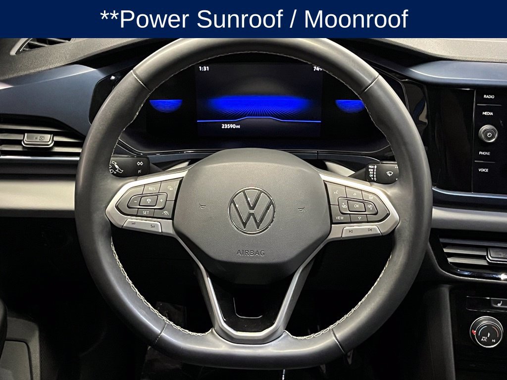 Used 2023 Volkswagen Taos SE w/ Panoramic Sunroof Package AWD/4WD image 9