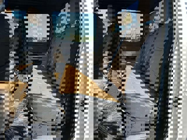 New 2025 Ford F250 Lariat w/ Lariat Ultimate Package image 9