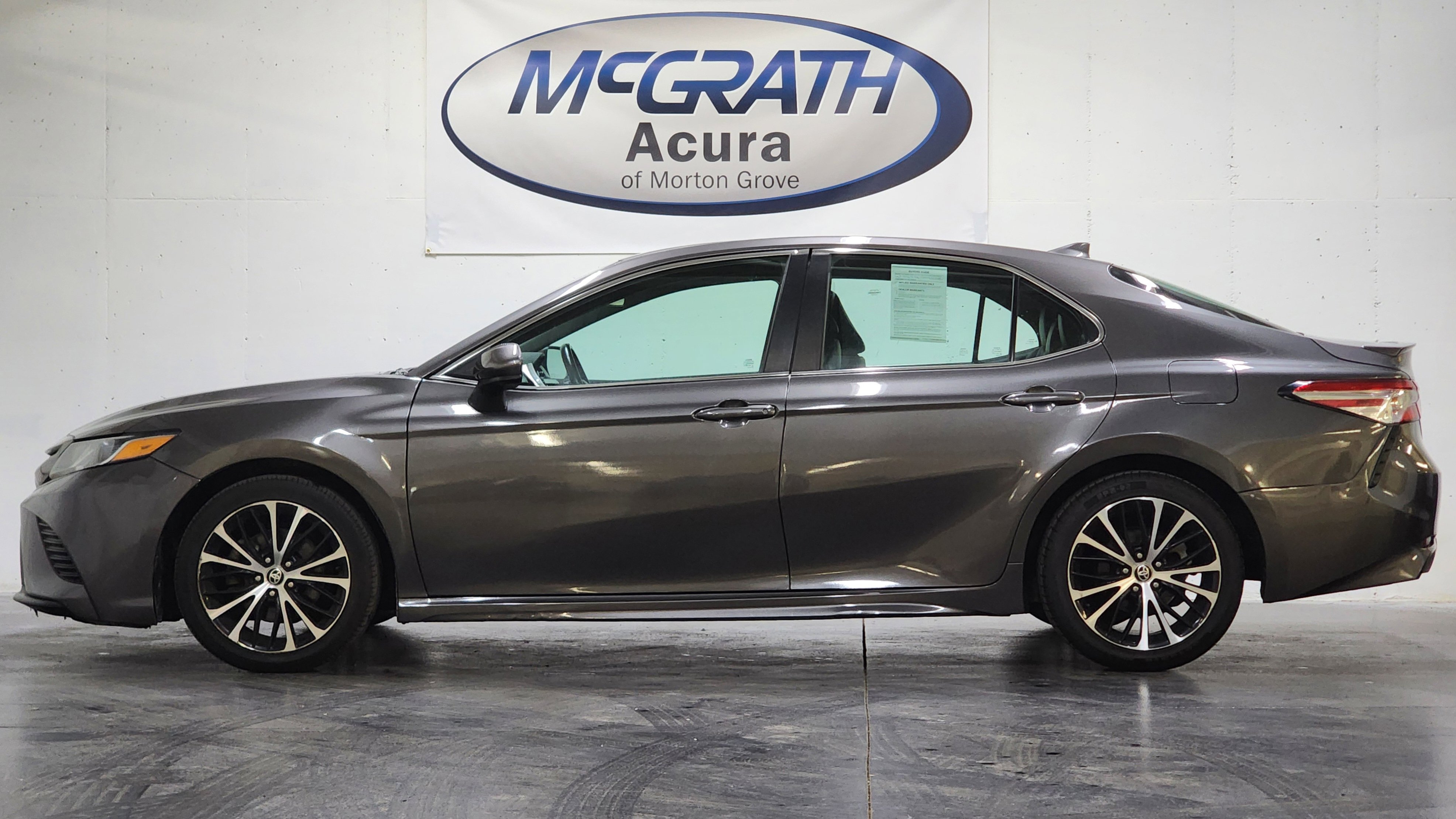 Used 2020 Toyota Camry SE FWD image 9