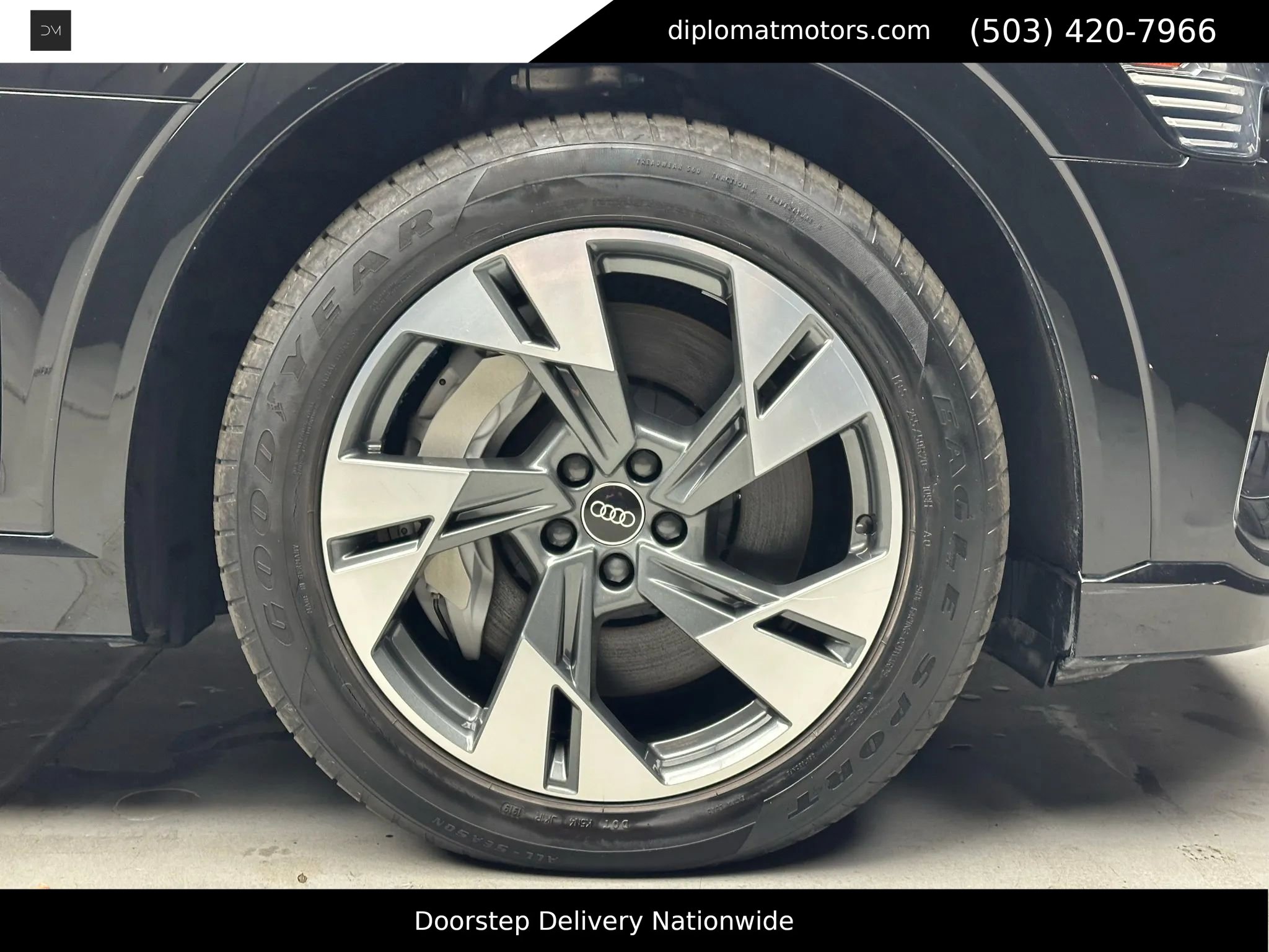 Used 2021 Audi e-tron Premium w/ Towing Package image 40